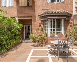 Terrassa de Casa o xalet en venda en  Granada Capital amb Aire condicionat, Jardí privat i Terrassa