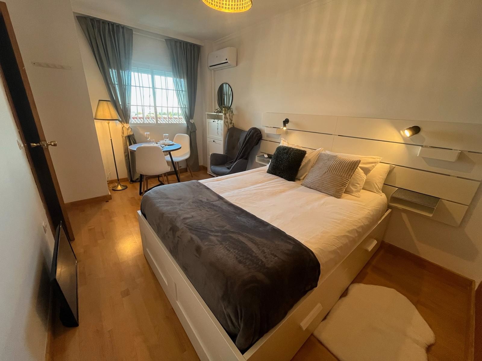 Bedroom of House or chalet to rent in Torrent  with Air Conditioner, Private garden and Furnished