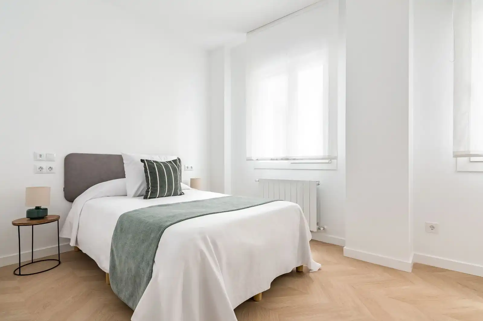 Bedroom of Apartments for rent in Madrid  with Air Conditioner, Heating and Furnished