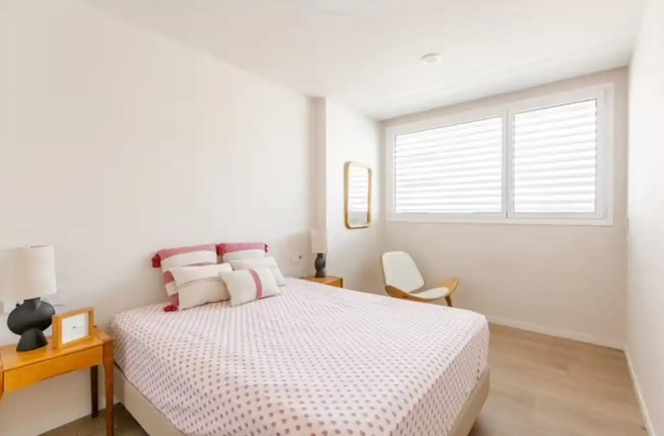 Bedroom of Apartments for rent in  Pamplona / Iruña  with Air Conditioner, Heating and Parquet flooring