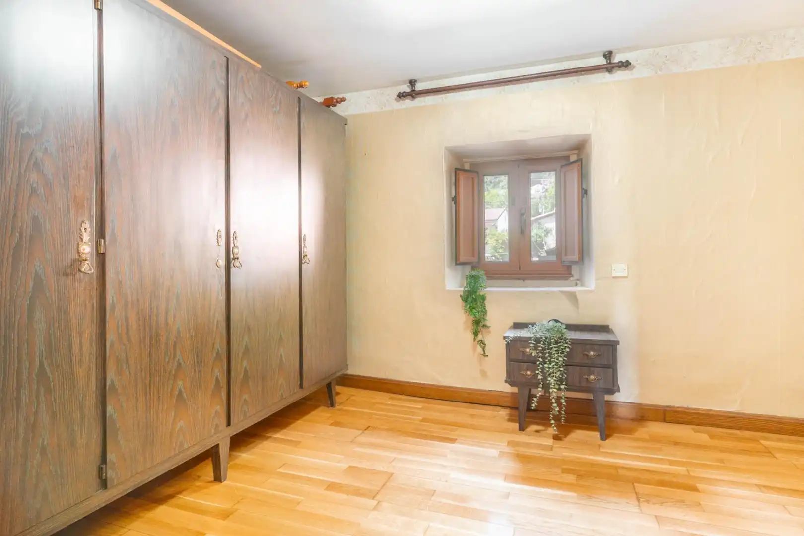 Habitación de Casa o chalet en venta en Sariego con Calefacción, Terraza y Amueblado