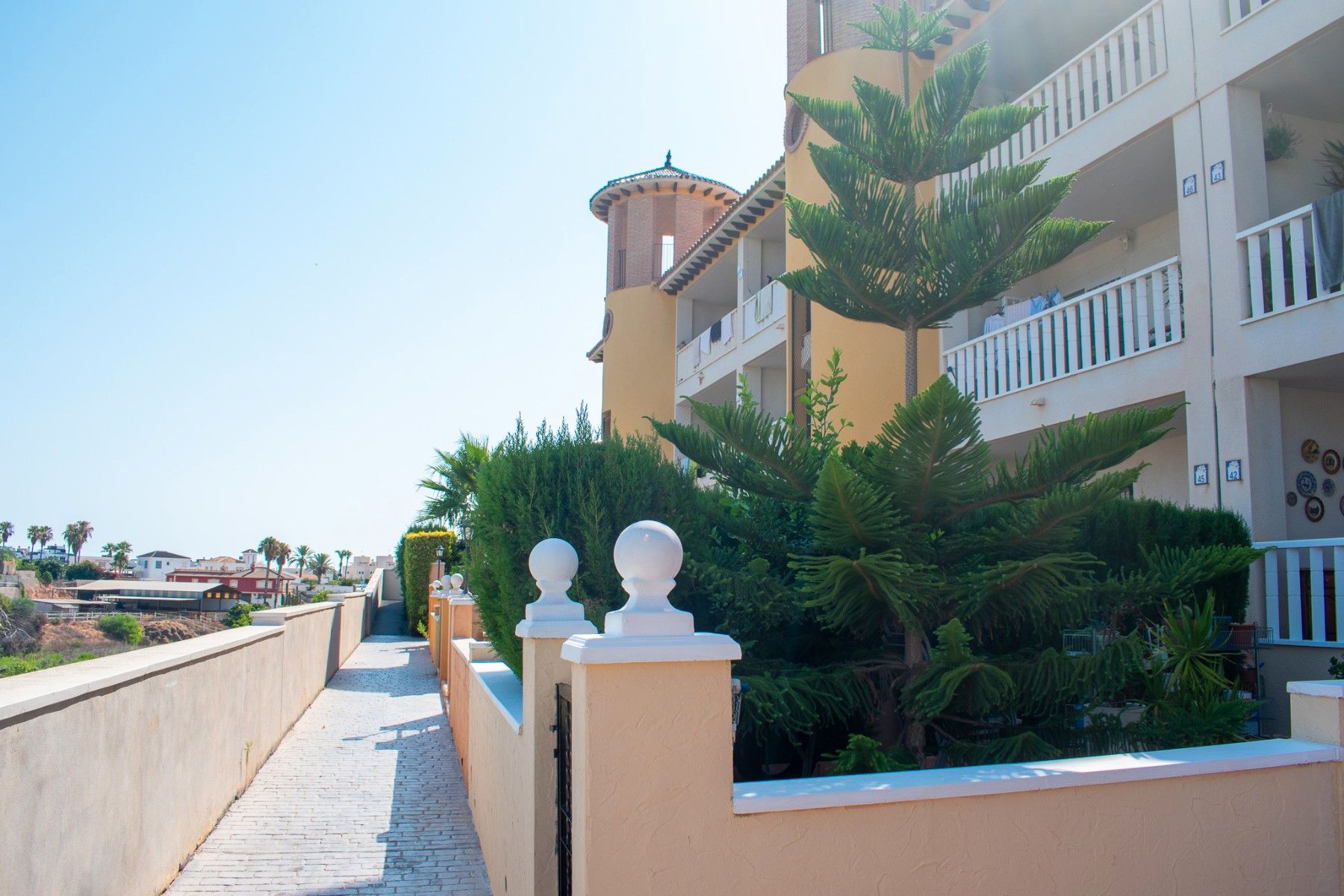 Vista exterior de Planta baja en venta en Orihuela con Aire acondicionado, Calefacción y Jardín privado