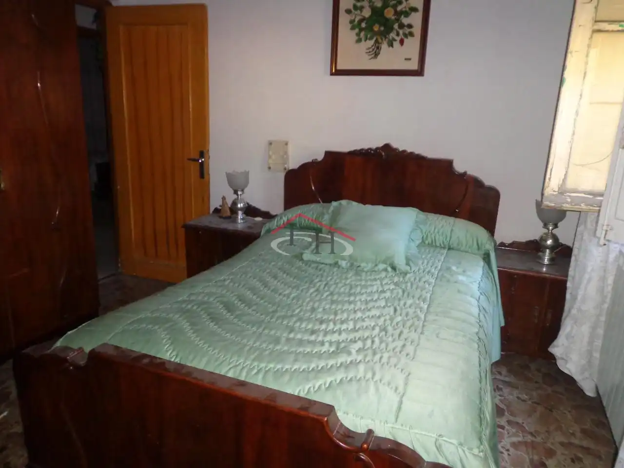 Dormitori de Casa o xalet en venda en León Capital  amb Calefacció i Jardí privat