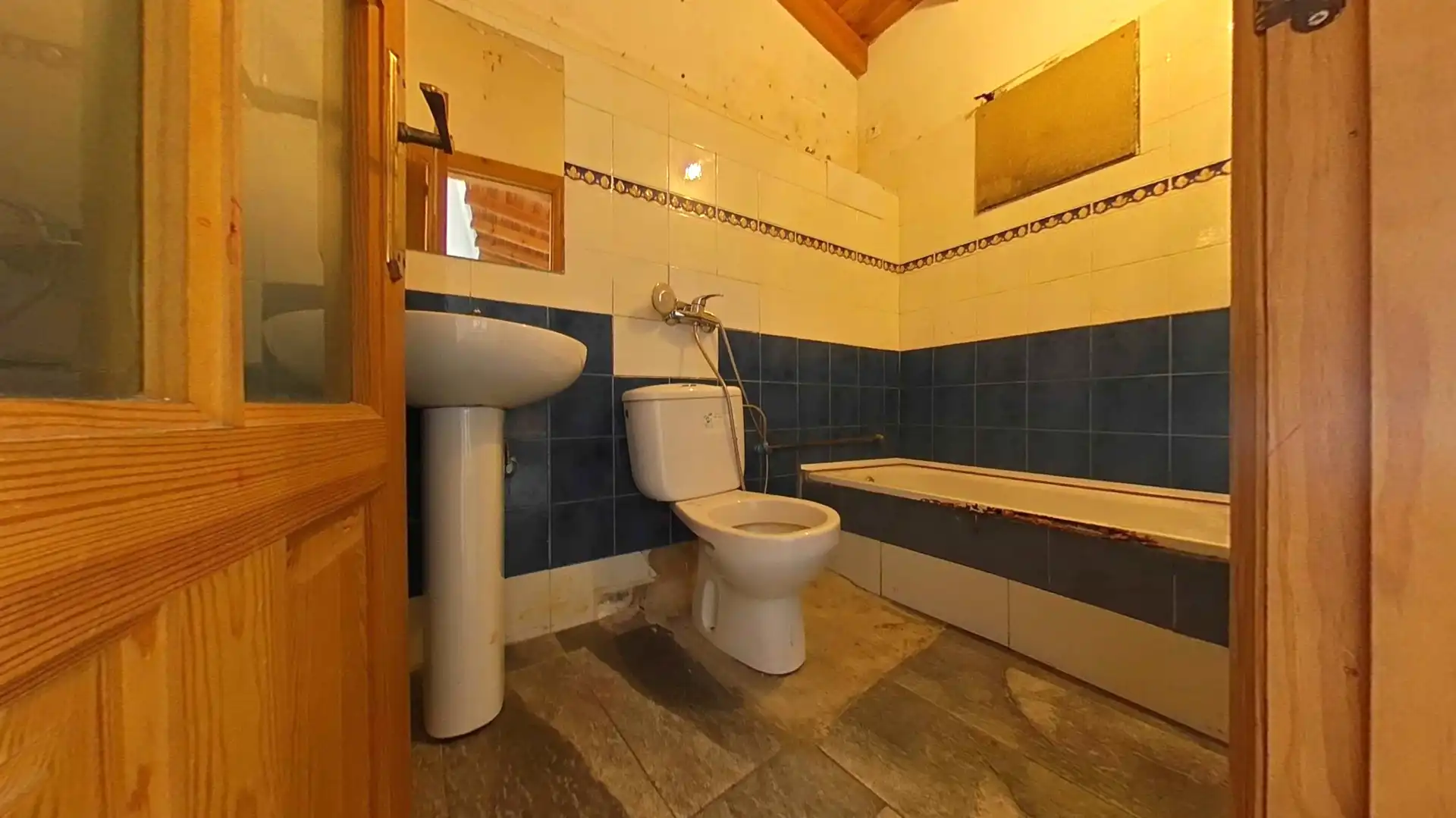 Bathroom of Houses for sale in Tomelloso  with Private garden, Terrace and Oven