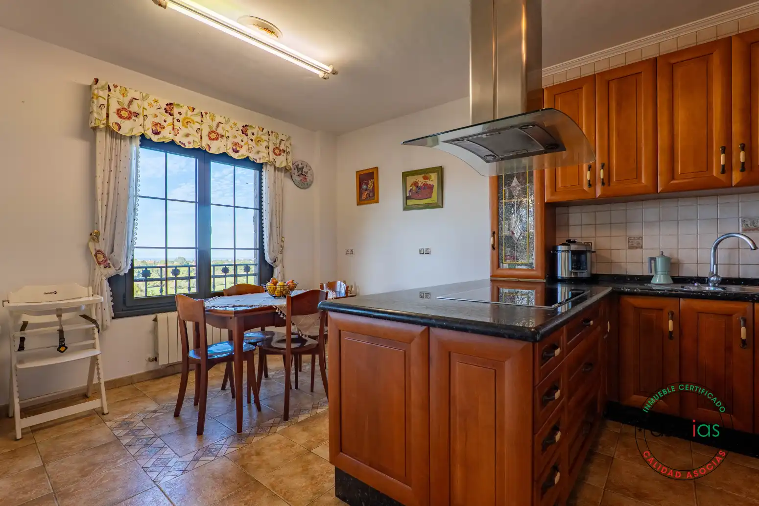 Cuina de Casa o xalet en venda en Gijón  amb Calefacció, Parquet i Terrassa