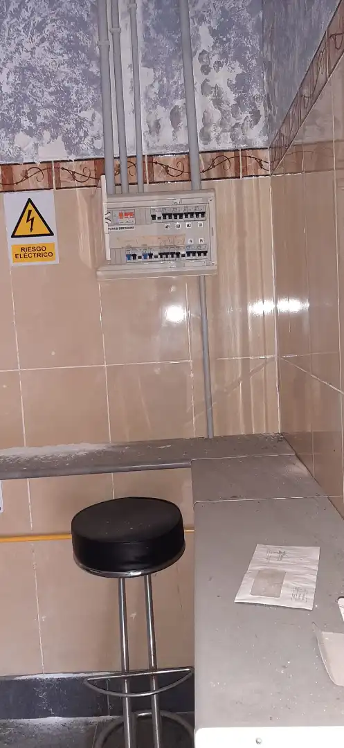 Bany de Local de lloguer en Melilla amb Aire condicionat i Moblat