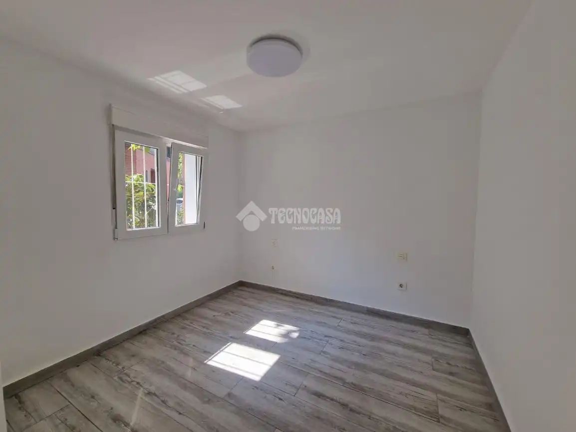 Bedroom of Flat for sale in Madrid  with Air Conditioner and Heating