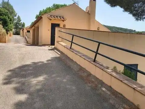 Außenansicht von Haus oder Chalet zum Verkauf in Begur mit Klimaanlage, Heizung und Privatgarten