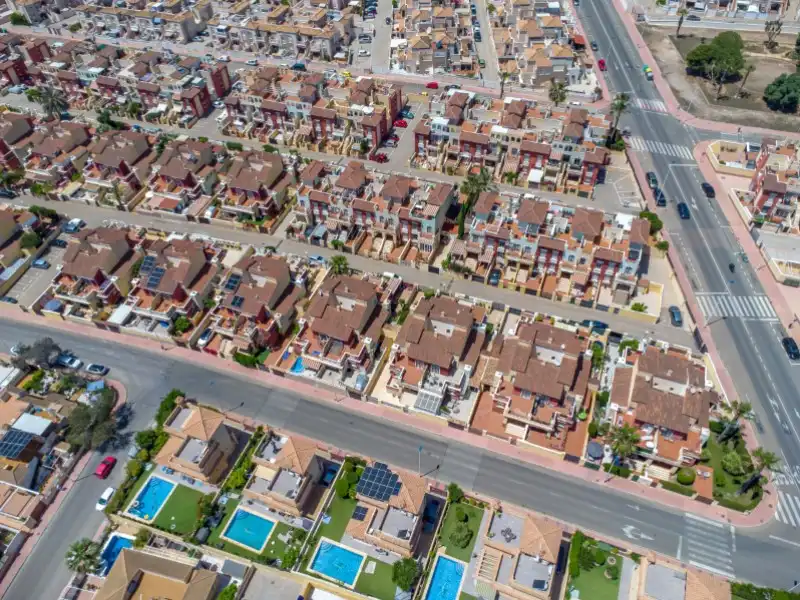 Casa aparellada amb terrassa en venda a Nueva Torrevieja - Aguas Nuevas, imagen 38
