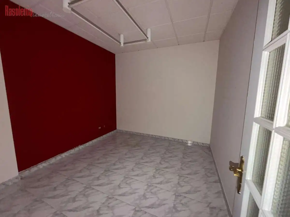 Commercial properties for sale in Bóveda