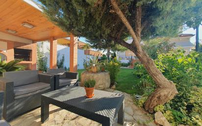 Jardí de Casa o xalet en venda en Alovera amb Aire condicionat i Piscina