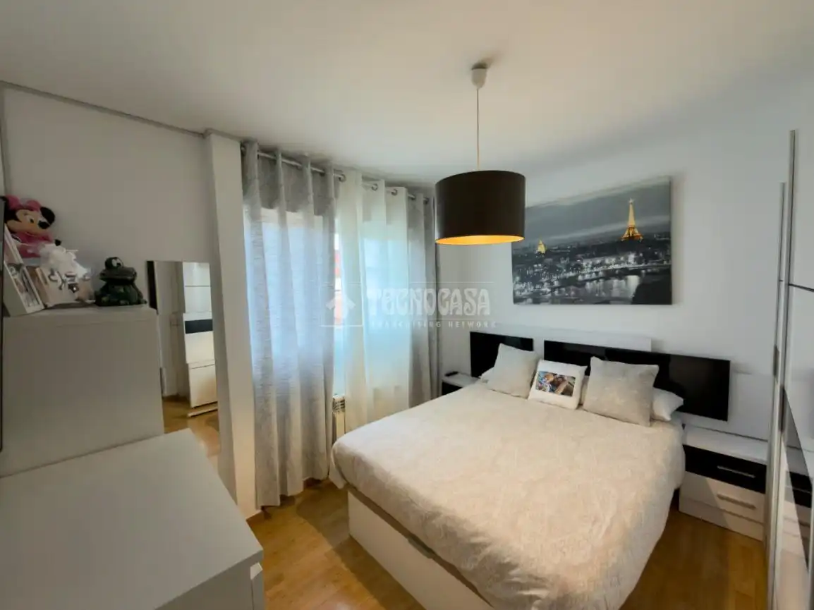Habitación de Casa adosada en venta en Madrid con Aire acondicionado, Calefacción y Terraza