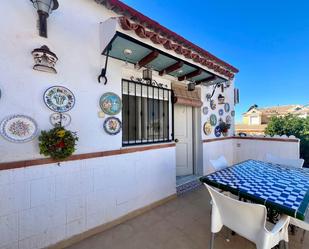 Vista exterior de Casa o xalet en venda en Benijófar amb Aire condicionat, Terrassa i Piscina