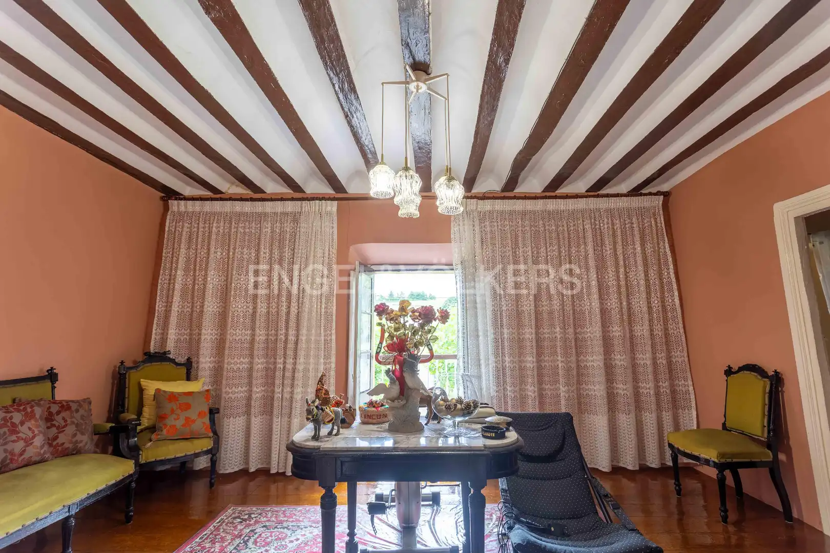 Comedor de Finca rústica en venta en Entrambasaguas con Calefacción, Jardín privado y Balcón