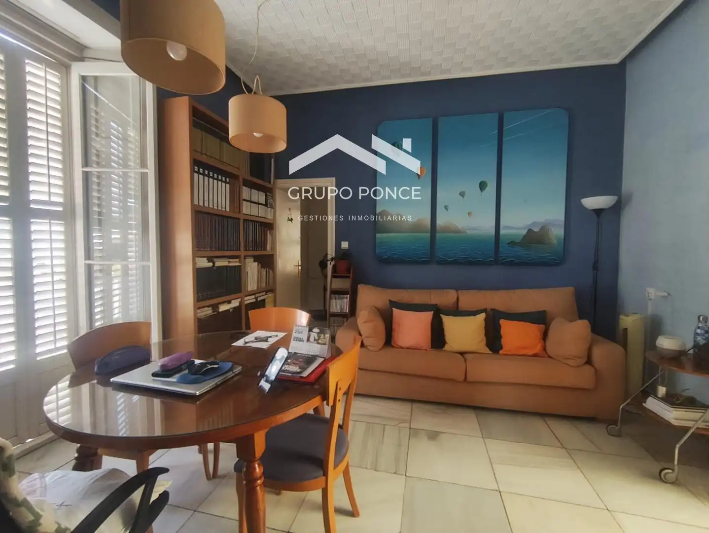 Sala d'estar de Edifici en venda en Puerto Real