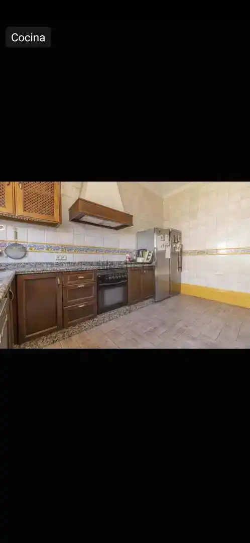 Cuina de Casa o xalet en venda en Gerena amb Parquet, Traster i Moblat