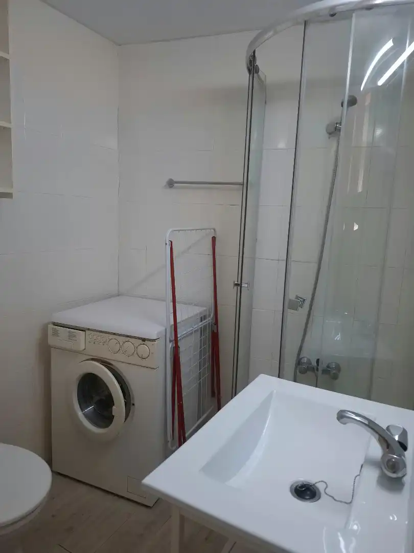 Wohnung zur Miete in Calle Secoya, Parque Alcosa