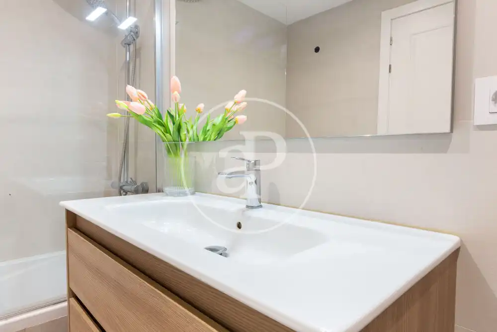 Baño de Piso en venta en Valencia con Aire acondicionado, Calefacción y Terraza