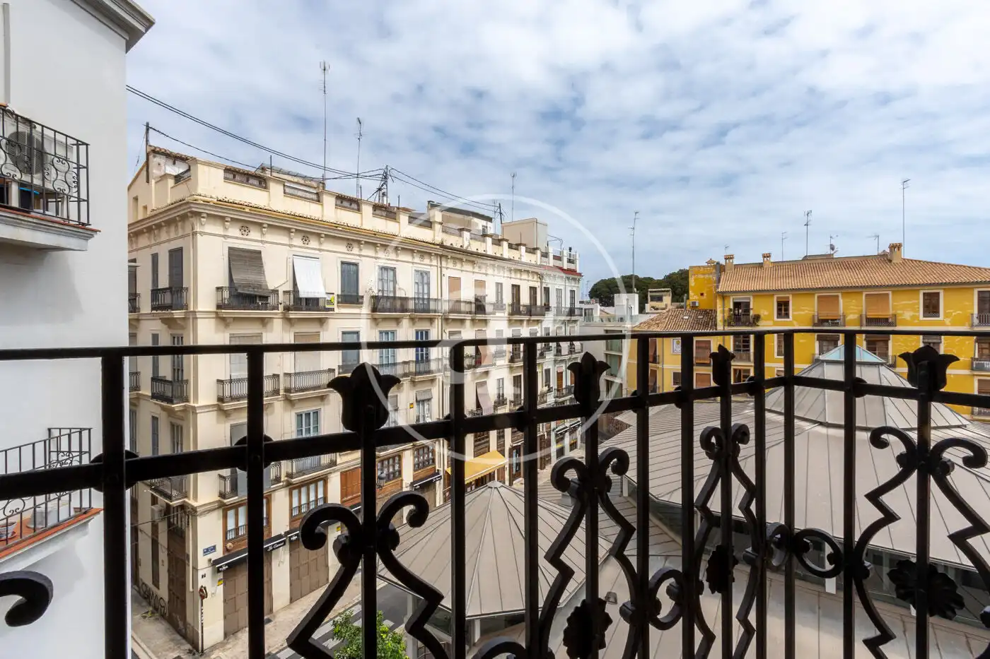 Pis de lloguer a C/ de la Corona, El Carme