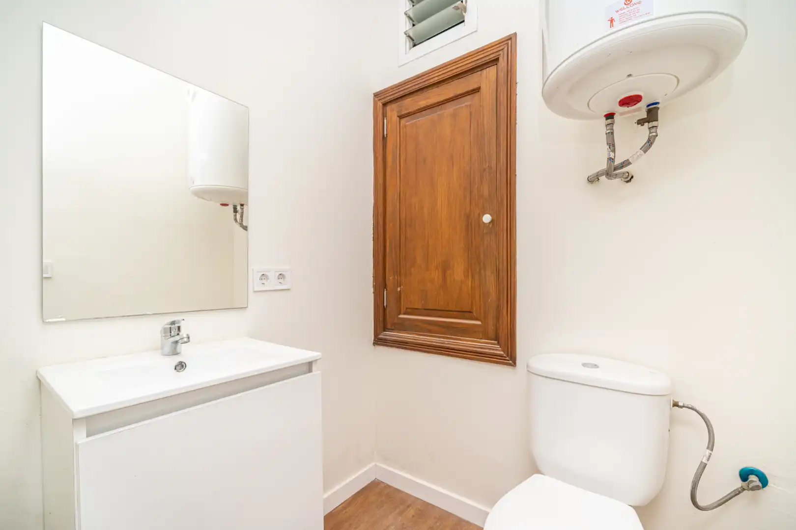 Bathroom of Buildings for sale in Porreres