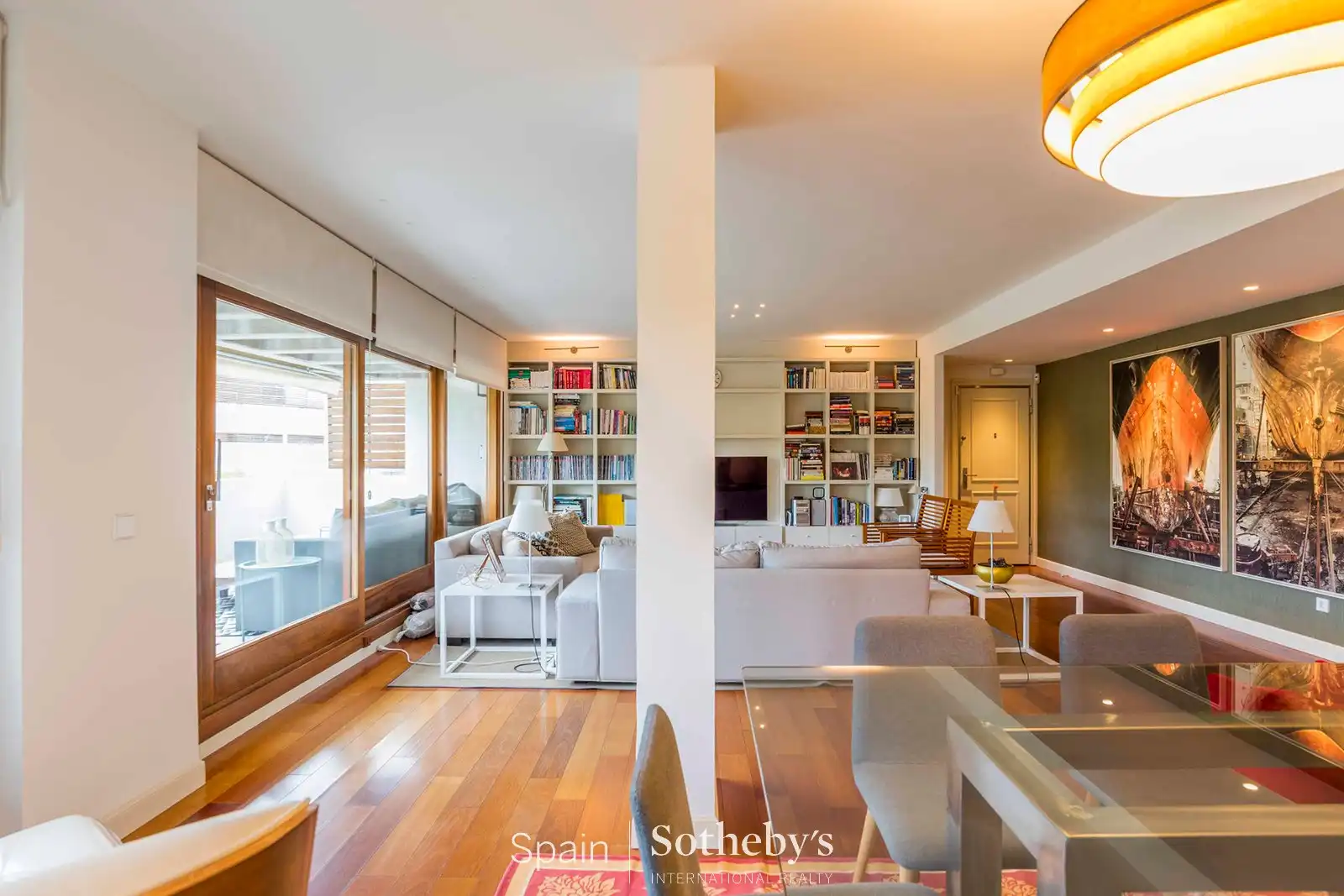 Sala d'estar de Apartament en venda en La Moraleja amb Aire condicionat, Calefacció i Terrassa