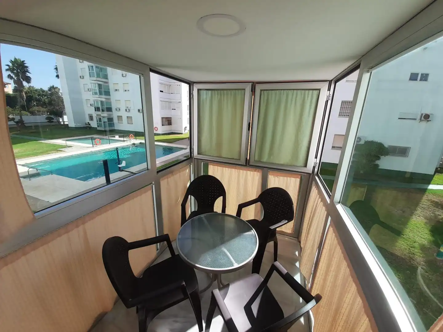 Apartament amb piscina en venda a Valdelagrana