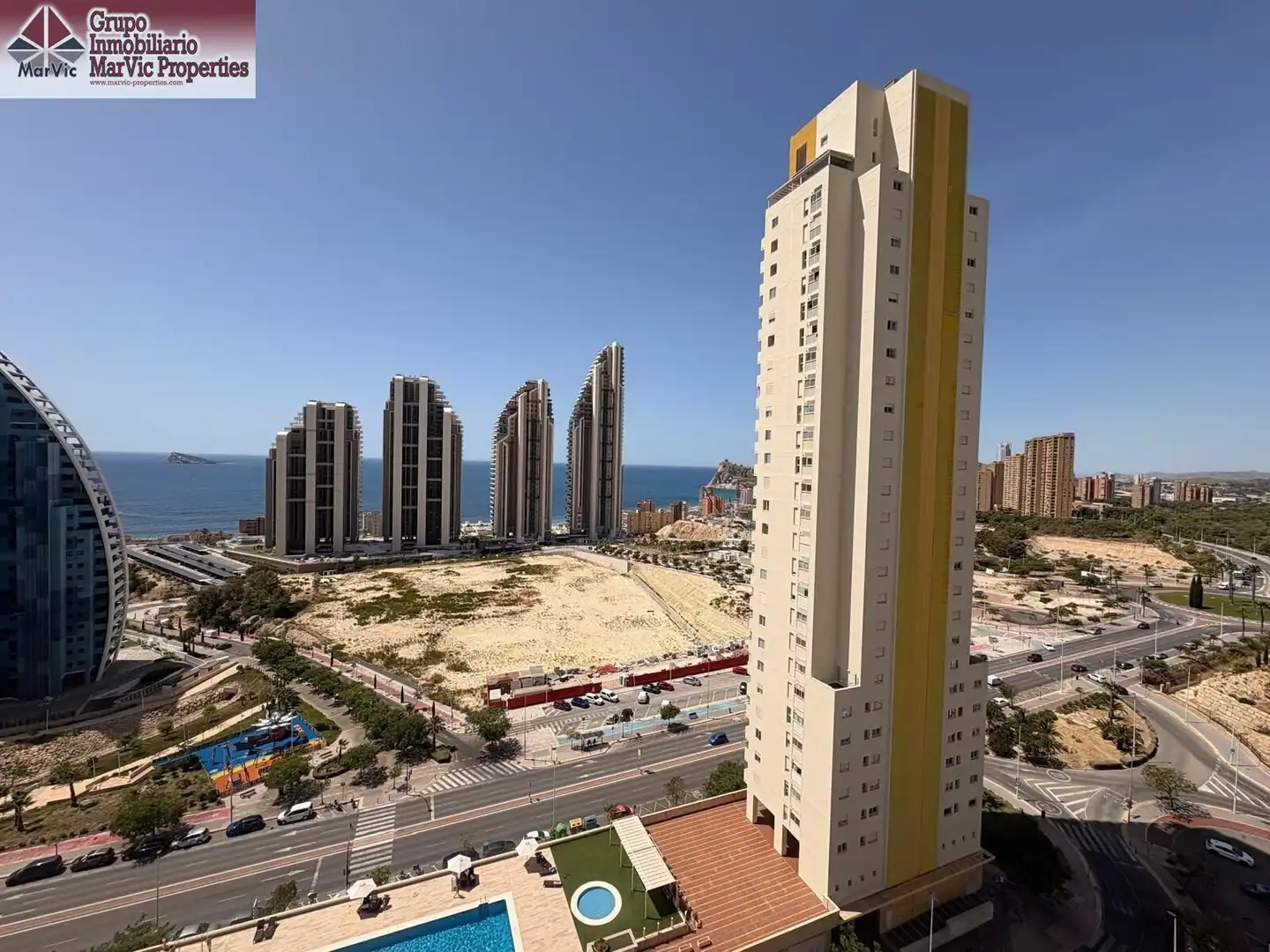 Vista exterior de Pis en venda en Benidorm amb Aire condicionat, Terrassa i Moblat
