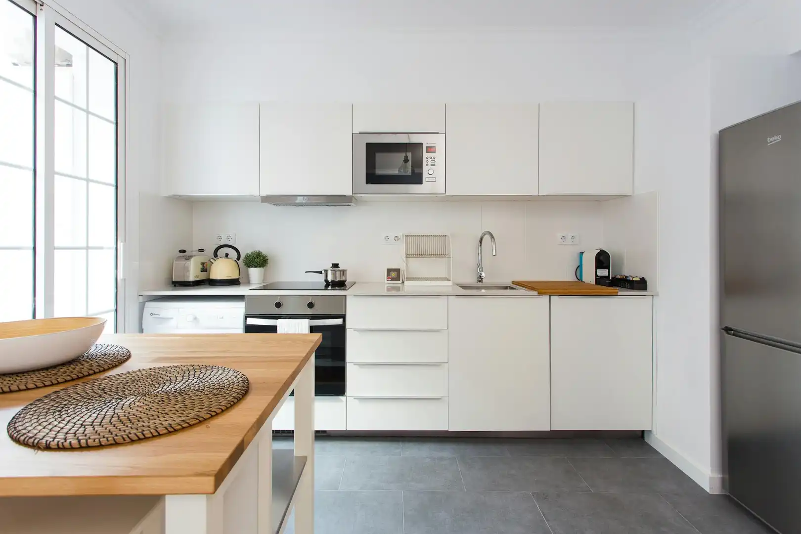Kitchen of Flat for rent in Barcelona  with Air Conditioner, Heating and Furnished