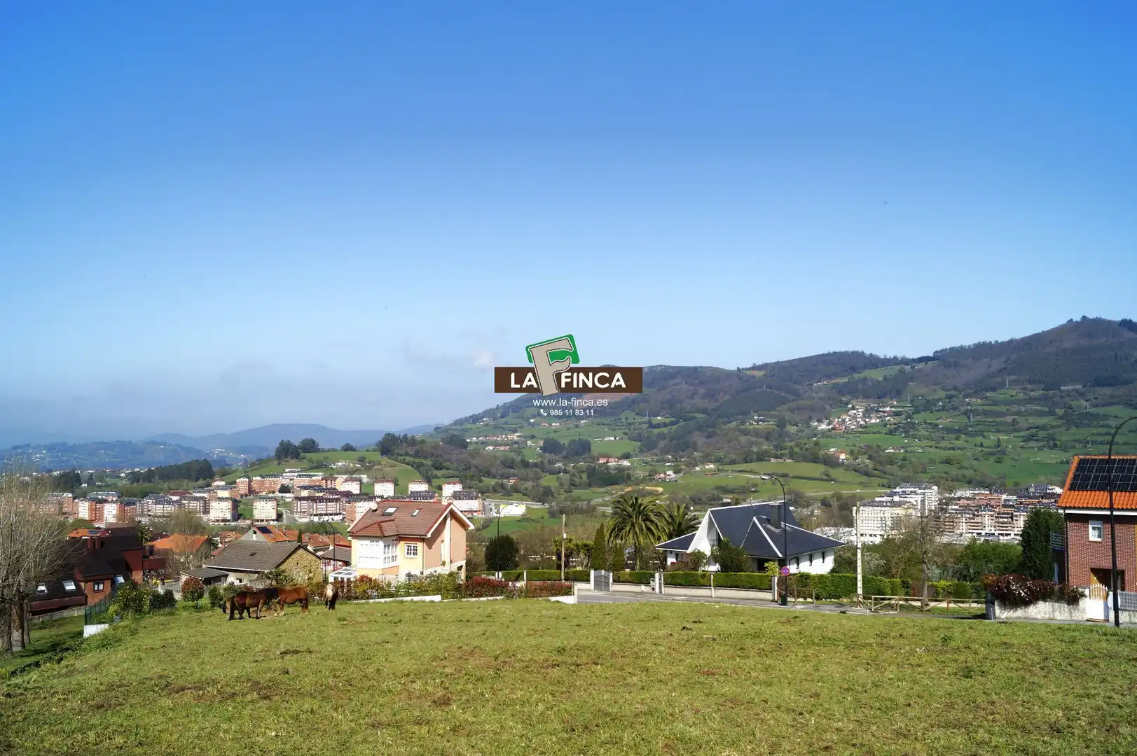 Vista exterior de Residencial en venta en Oviedo 