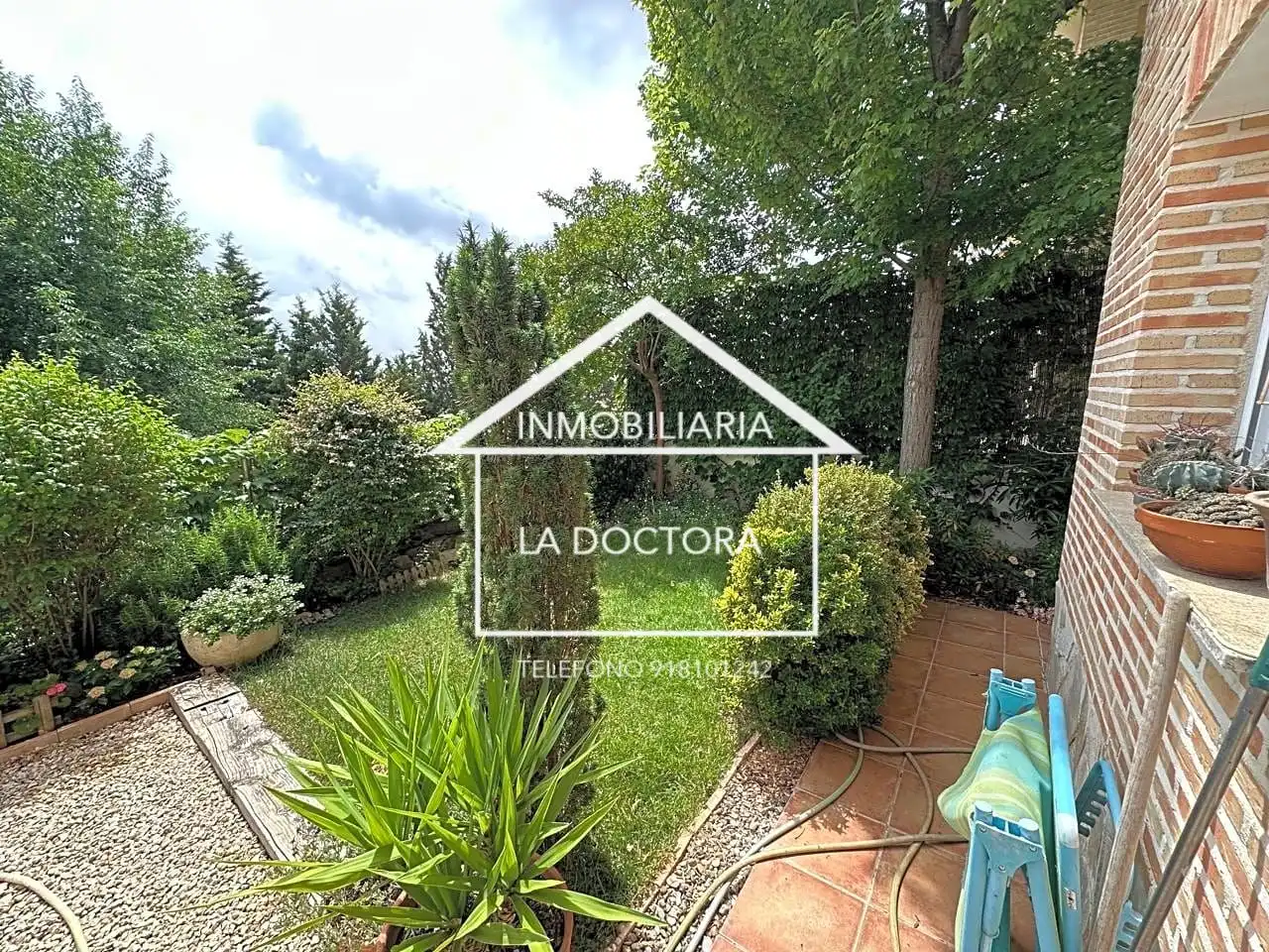 Casa adosada en venta en Erillas, Nombela