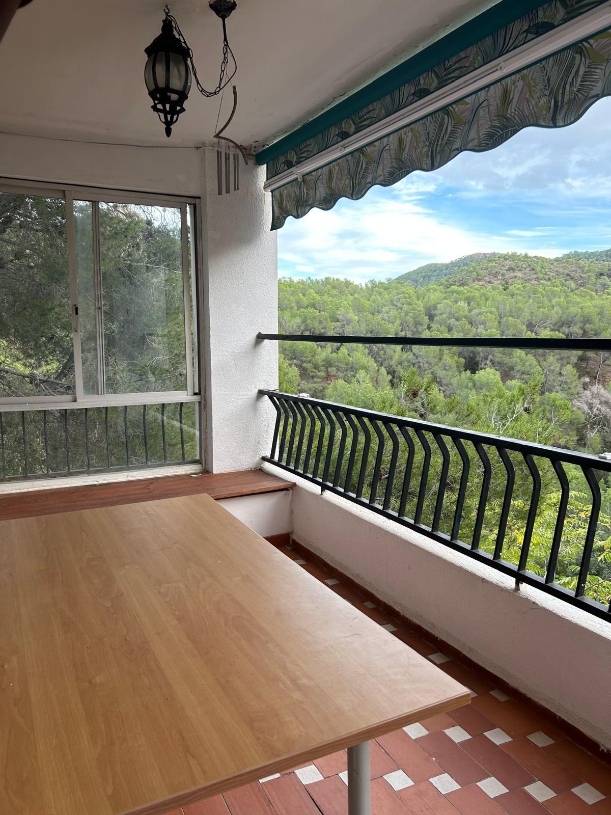 Balcony of Flat to rent in Serra  with Parquet flooring, Terrace and Furnished