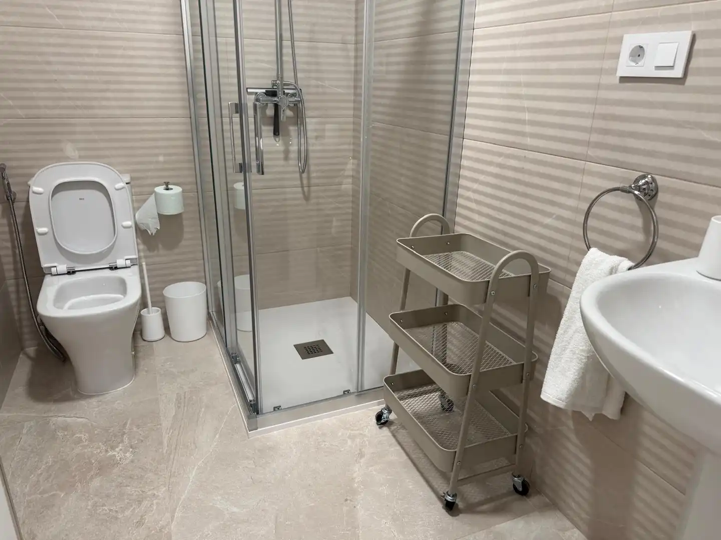 Badezimmer von Wohnung zur Miete in Alicante / Alacant mit Klimaanlage und Heizung