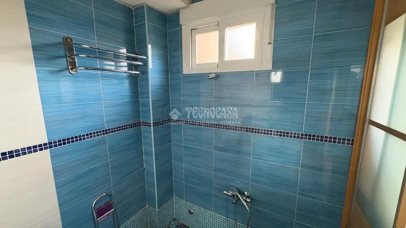 Baño de Piso en venta en Alcalá de Henares con Aire acondicionado