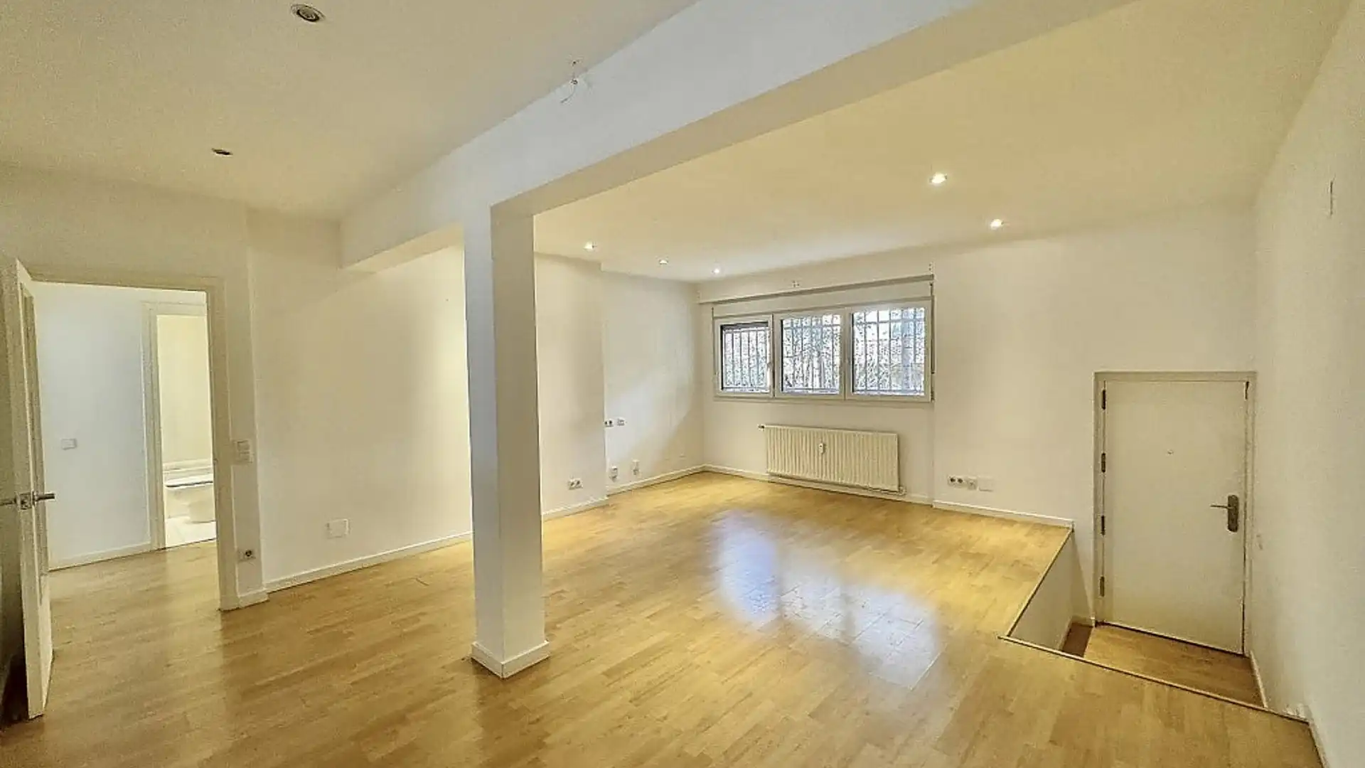 Planta baja de alquiler en  Madrid Capital con Calefacción, Jardín privado y Lavadora