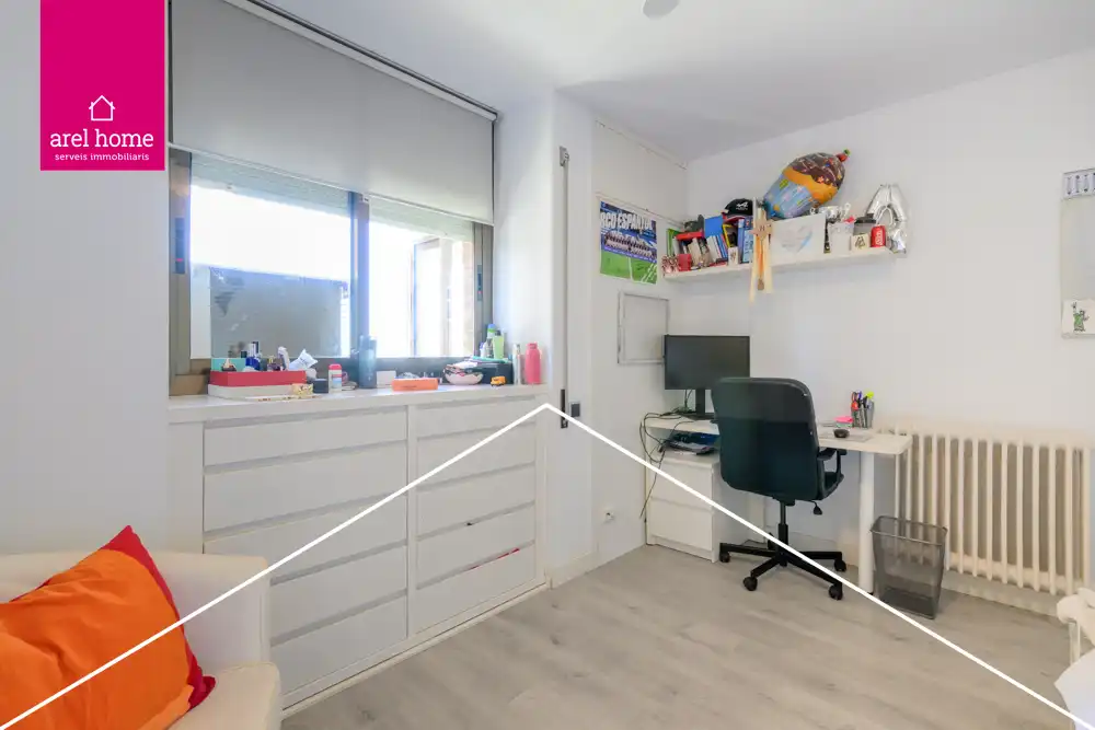 Dormitori de Pis en venda en Esplugues de Llobregat amb Aire condicionat, Calefacció i Parquet