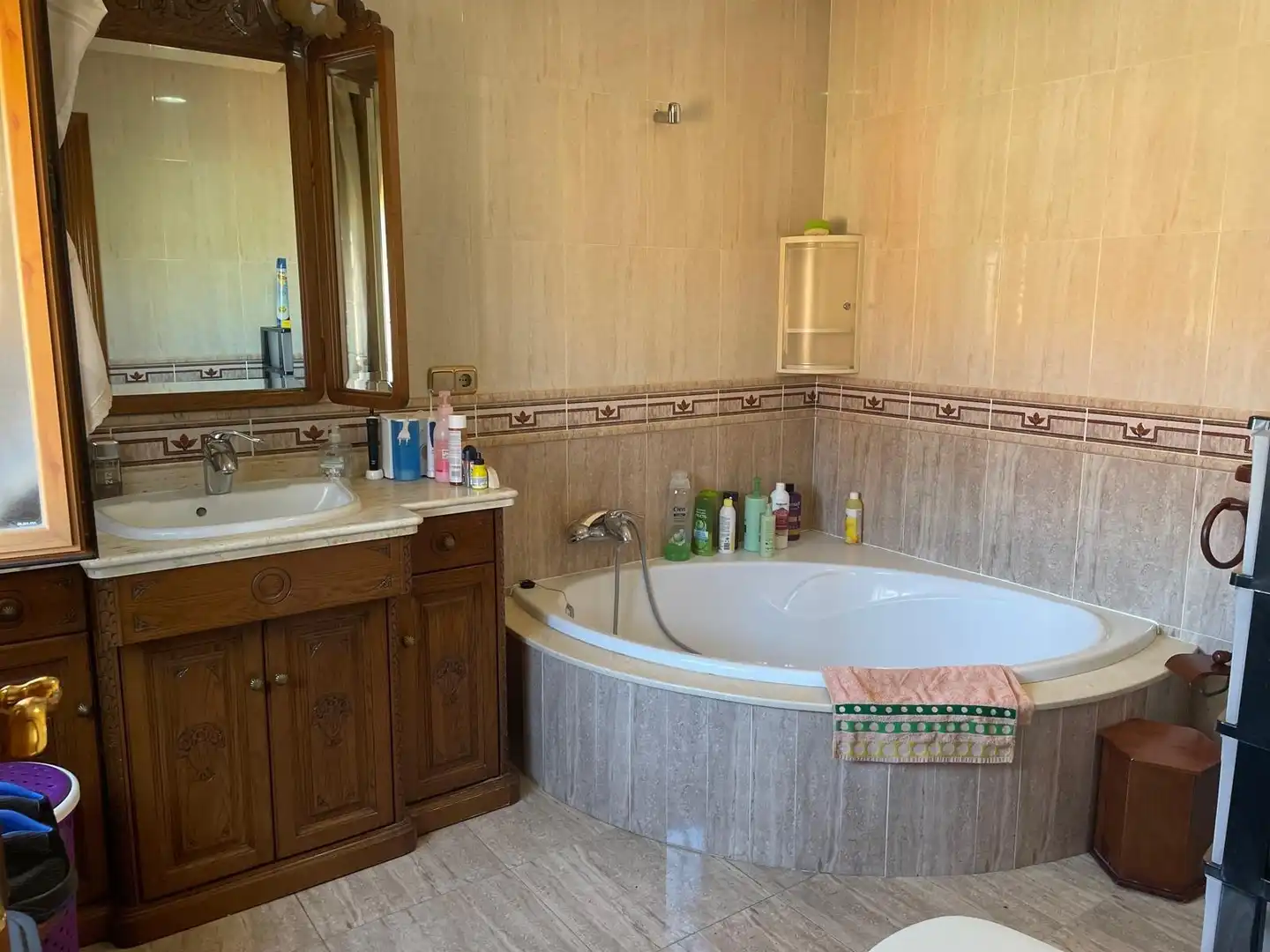 Bathroom of Houses for sale in Chimeneas  with Air Conditioner, Private garden and Terrace