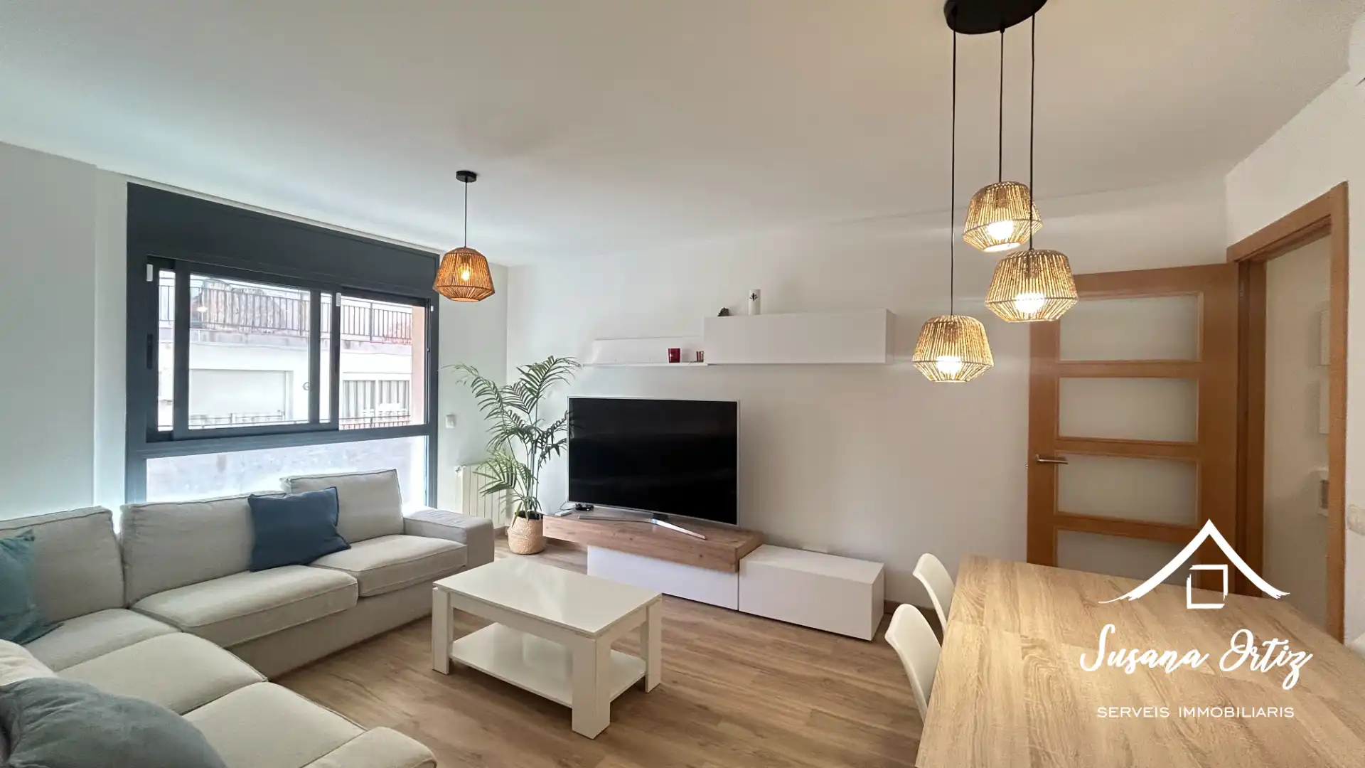 Sala de estar de Piso en venta en Olesa de Montserrat con Aire acondicionado, Calefacción y Amueblado