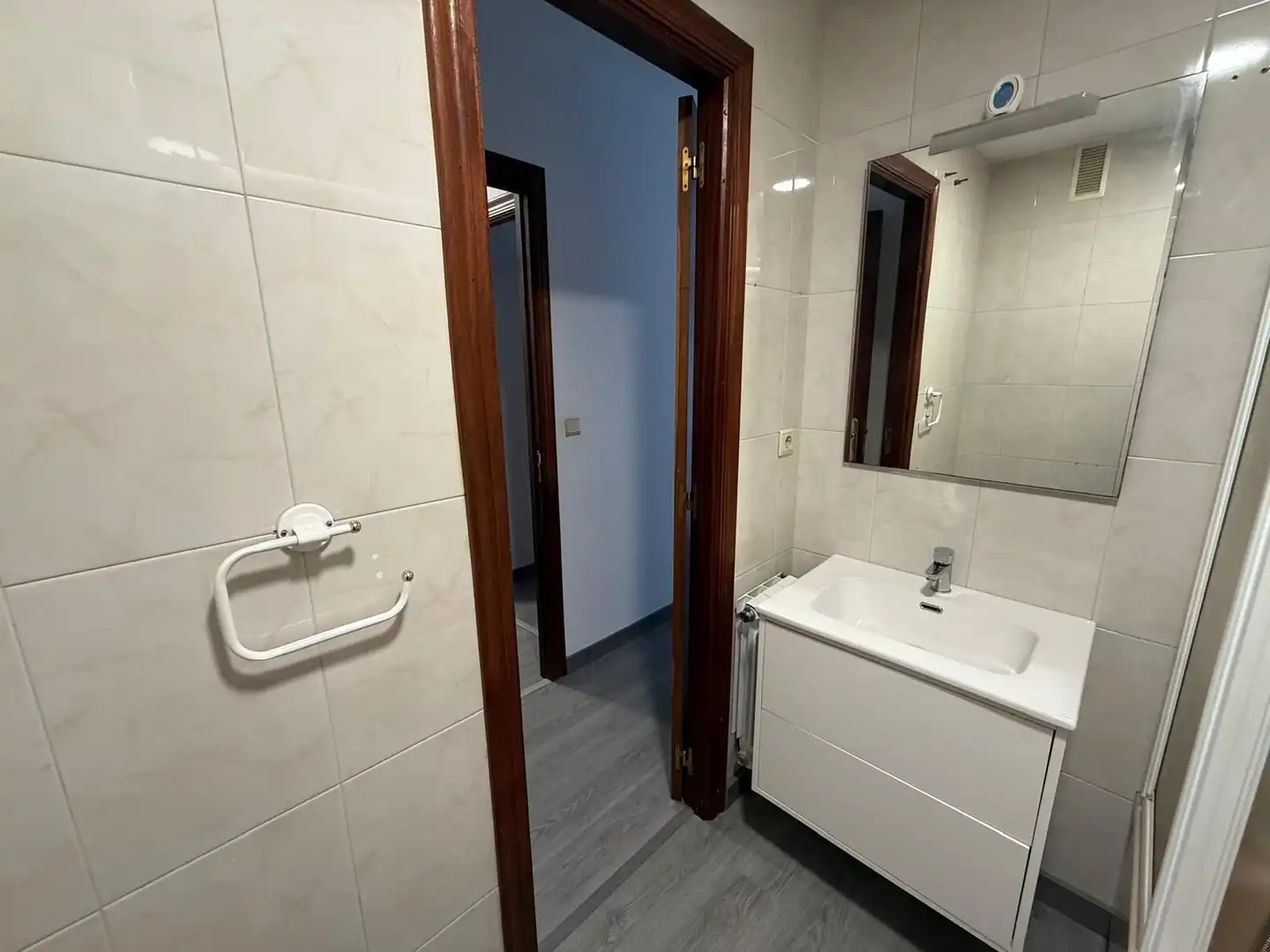 Badezimmer von Wohnungen zur Miete in Ames mit Heizung, Abstellraum und Möbliert