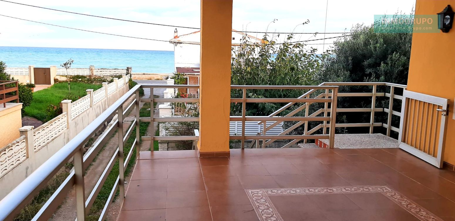 Terrace of House or chalet for sale in Almazora / Almassora  with Private garden, Terrace and Storage room