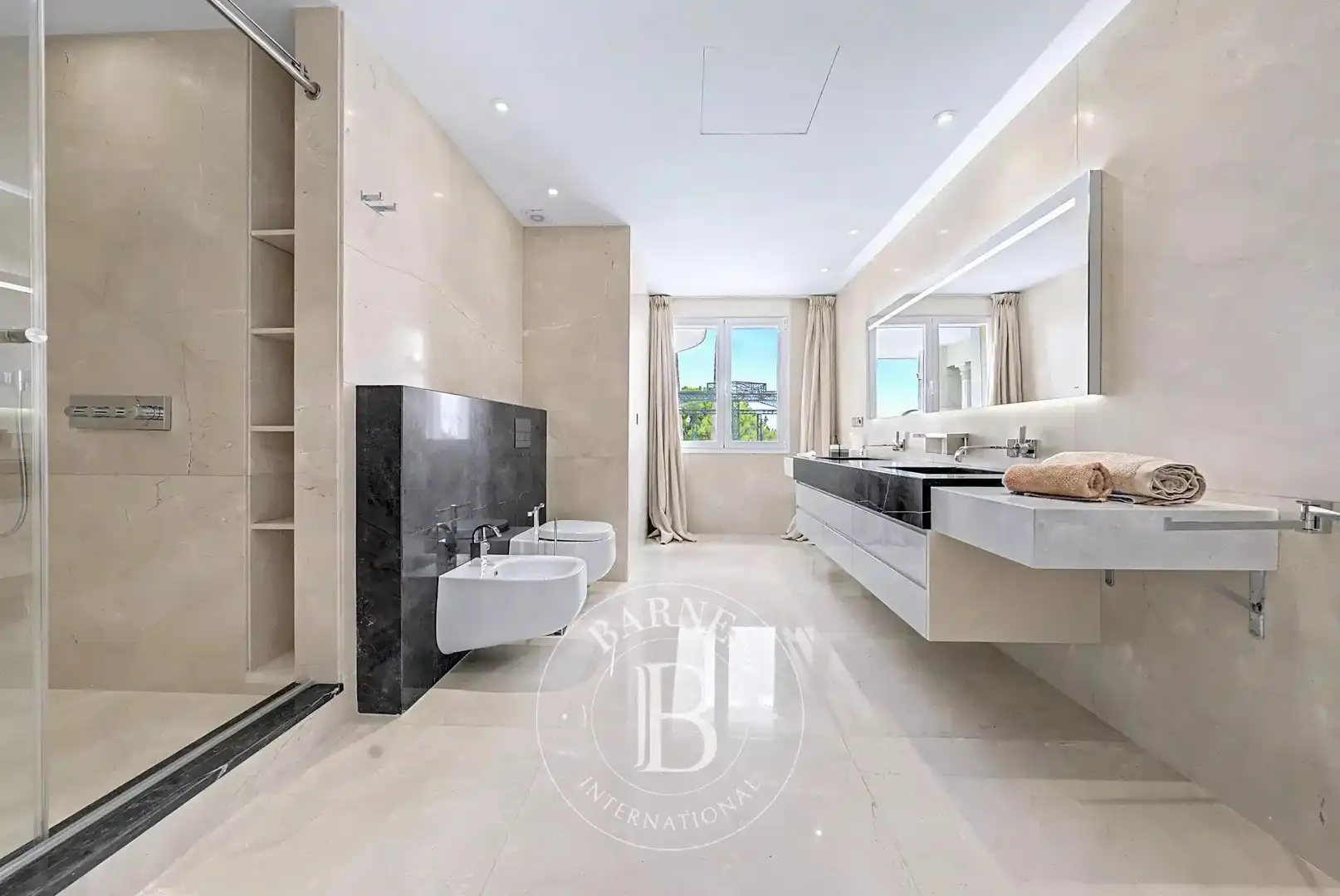 Baño de Piso en venta en Marbella con Aire acondicionado, Calefacción y Terraza