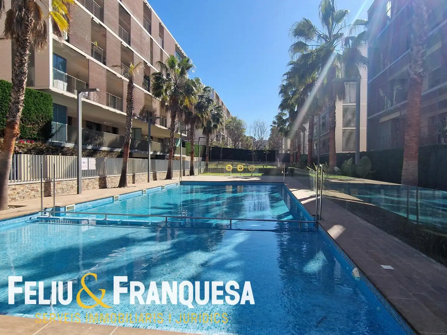 Vista exterior de Piso en venta en Sant Cugat del Vallès con Calefacción, Jardín privado y Terraza