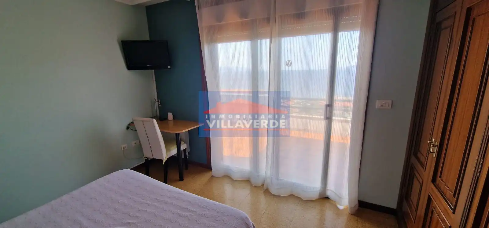 Dormitori de Casa o xalet en venda en Cangas  amb Calefacció, Terrassa i Traster