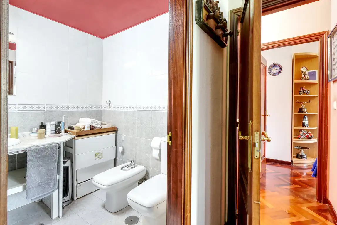 Baño de Casa adosada en venta en A Coruña Capital  con Calefacción, Jardín privado y Parquet