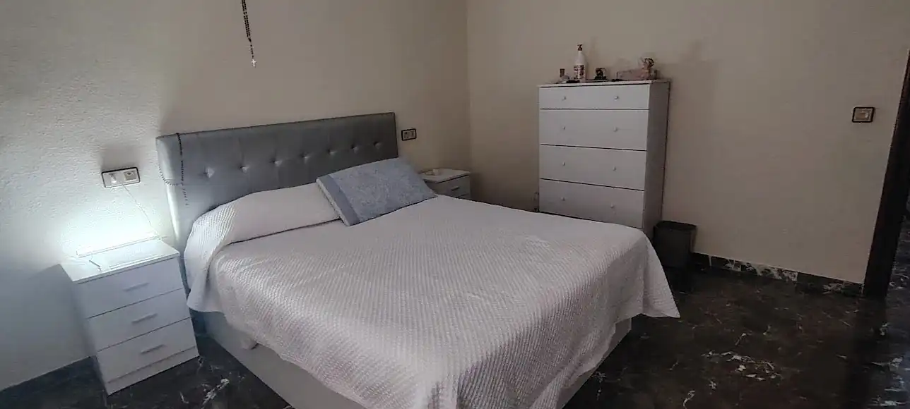 Schlafzimmer von Wohnung zum Verkauf in Linares mit Klimaanlage, Heizung und Privatgarten