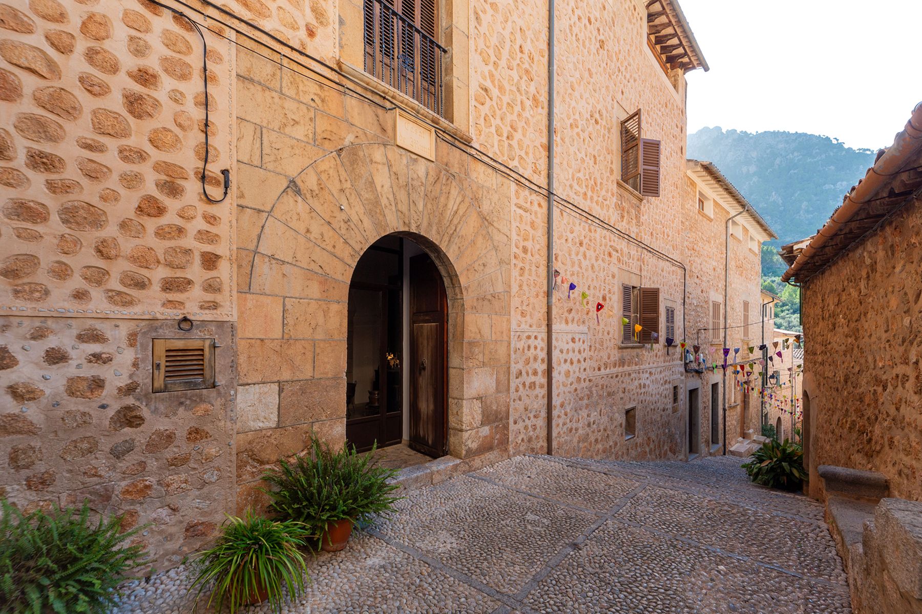 Exterior view of Single-family semi-detached for sale in Fornalutx  with Private garden, Terrace and Storage room