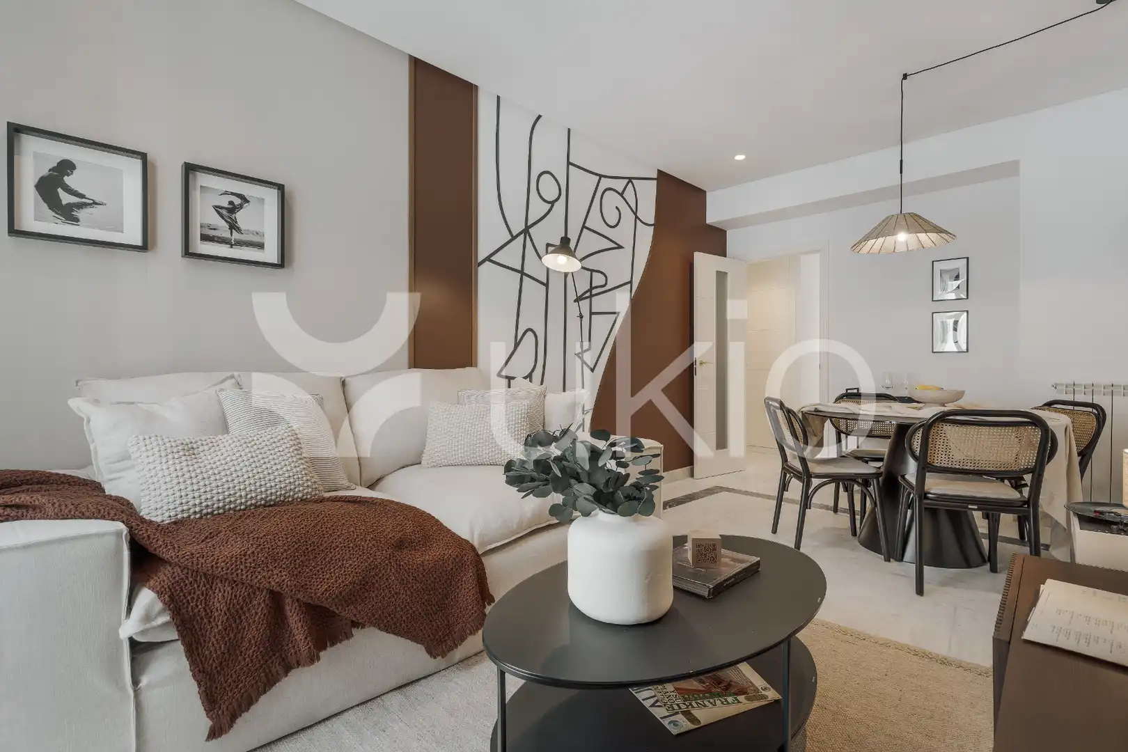 Sala de estar de Apartamento de alquiler en  Madrid Capital con Aire acondicionado, Calefacción y Amueblado