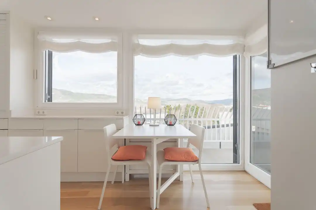 Comedor de Ático en venta en  Pamplona / Iruña con Calefacción, Terraza y Alarma