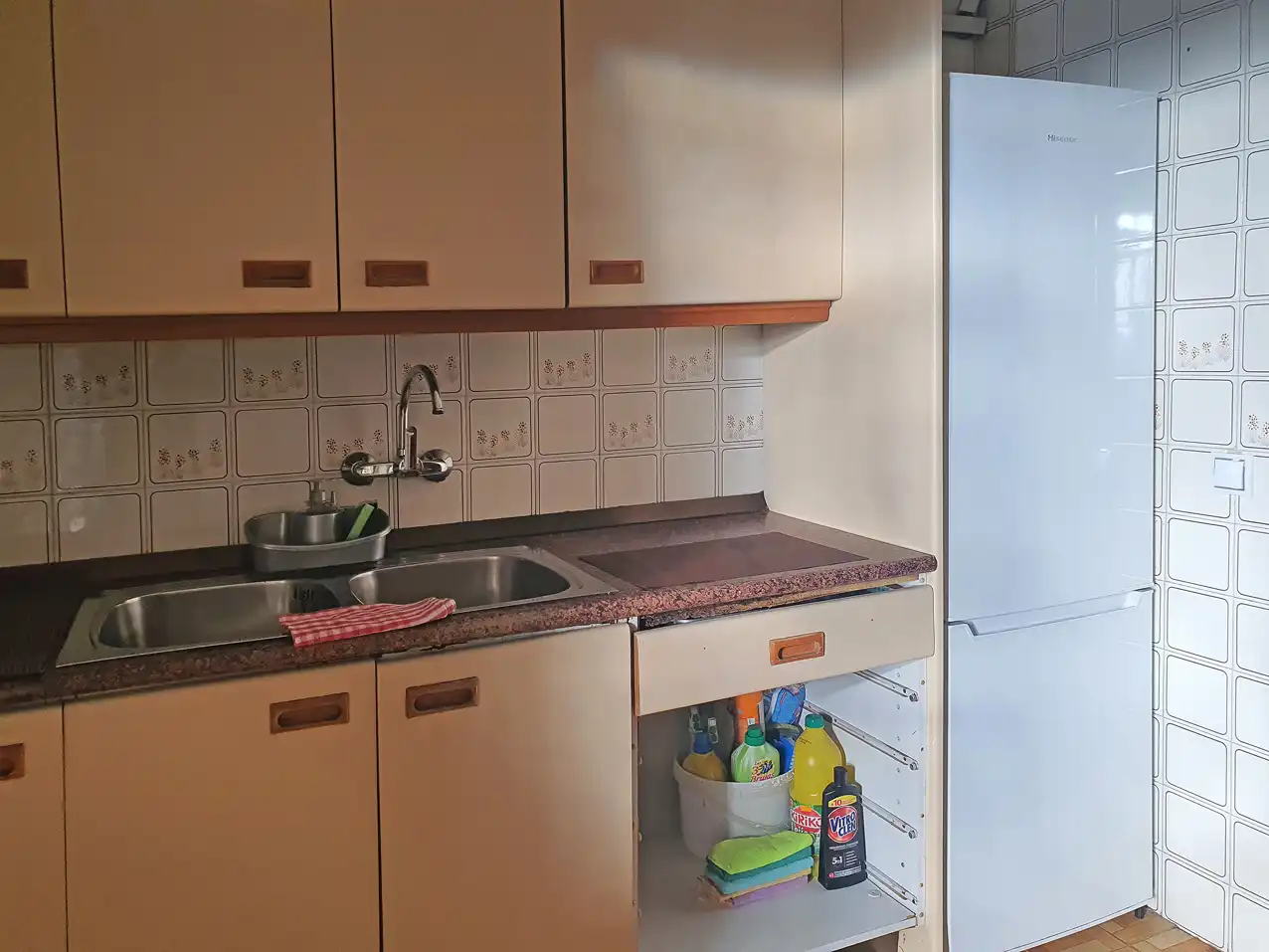 Zimmer in Calle de Alozaina, Santa Cristina - San Rafael