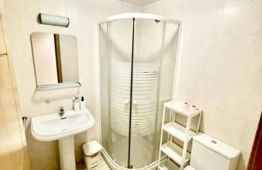 Bany de Apartament en venda en Marbella amb Aire condicionat, Terrassa i Piscina