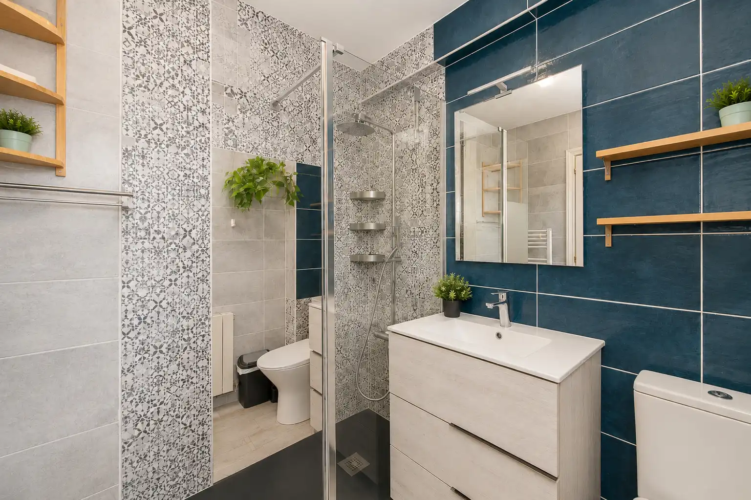 Baño de Casa adosada en venta en Alcobendas con Aire acondicionado, Calefacción y Jardín privado